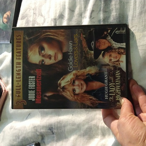 Three full length features Joey Foster, Goldie Hawn, Hugh Grant - Picture 7 of 7